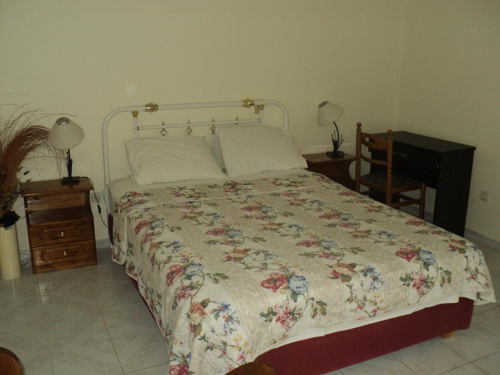 Miloi Rooms And Apartments Míloi Quarto foto